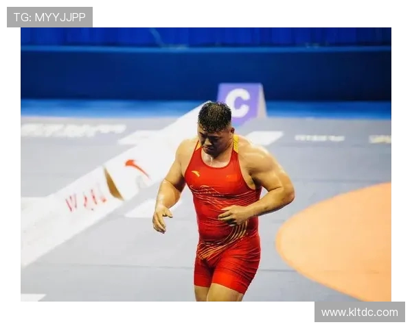 世界摔跤锦标赛力量爆发与耐力分配博弈